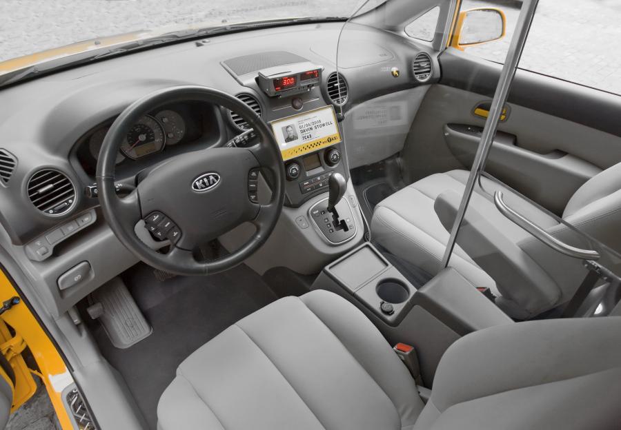  Kia Rondo Taxi 2007 года  (фото 22 из 45)